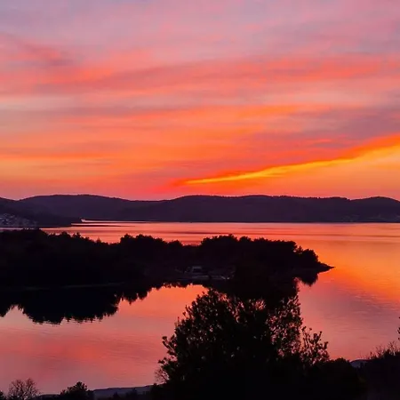 Kuca Mali Raj - Little Paradise Prázdninový dům