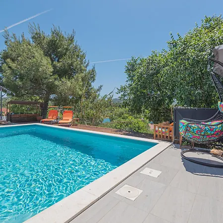 Prázdninový dům Kuca Mali Raj - Little Paradise *