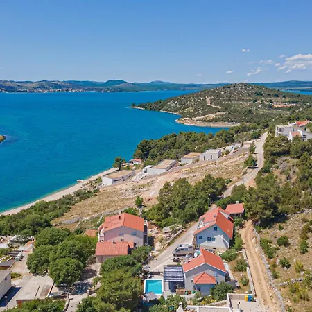 Vakantiehuis Kuca Mali Raj - Little Paradise *